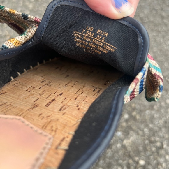 Circus Women's Shoes 7.5M Flats Slip Ons Rainbow Summer Dress Casual Beach - Picture 2 of 3